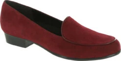 Munro Mallory -Englins Fine Footwear munro mallory cranberry suede m206236 34615.1555030943
