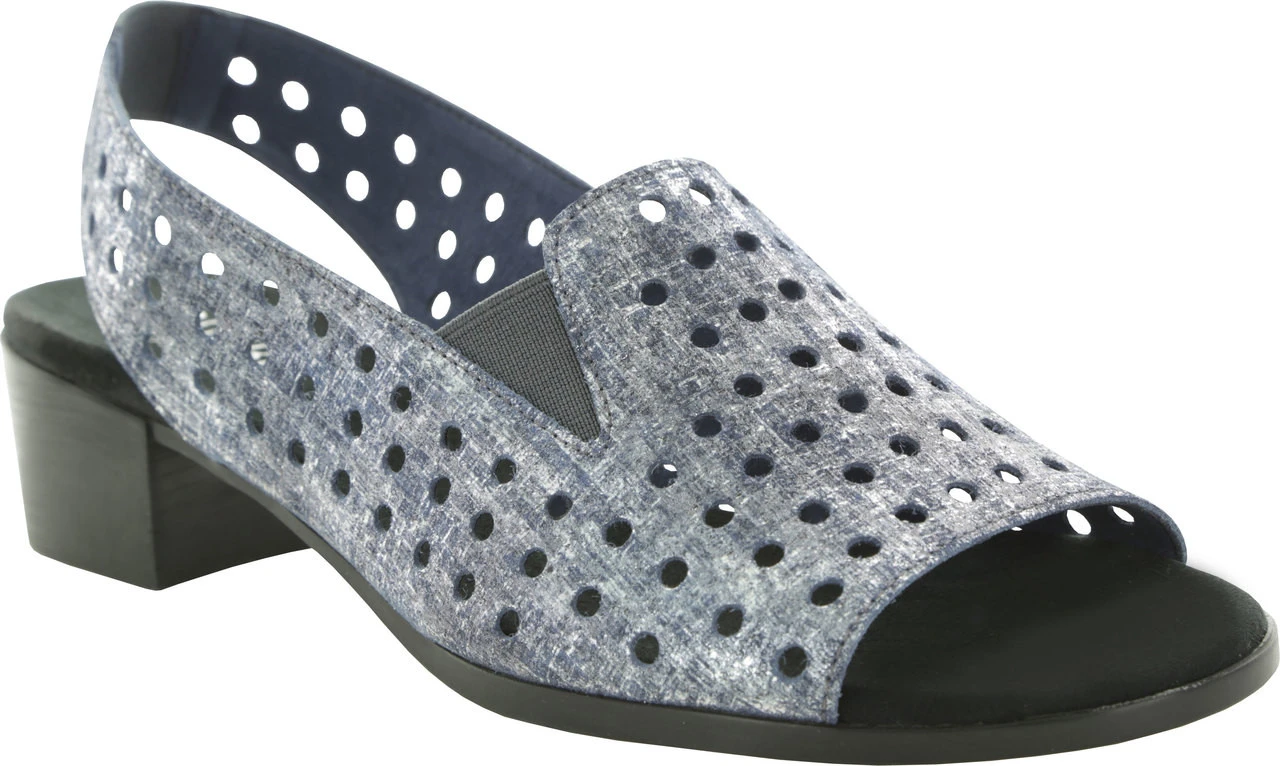 Munro Mickee 2 Munro Mickee - Image 2