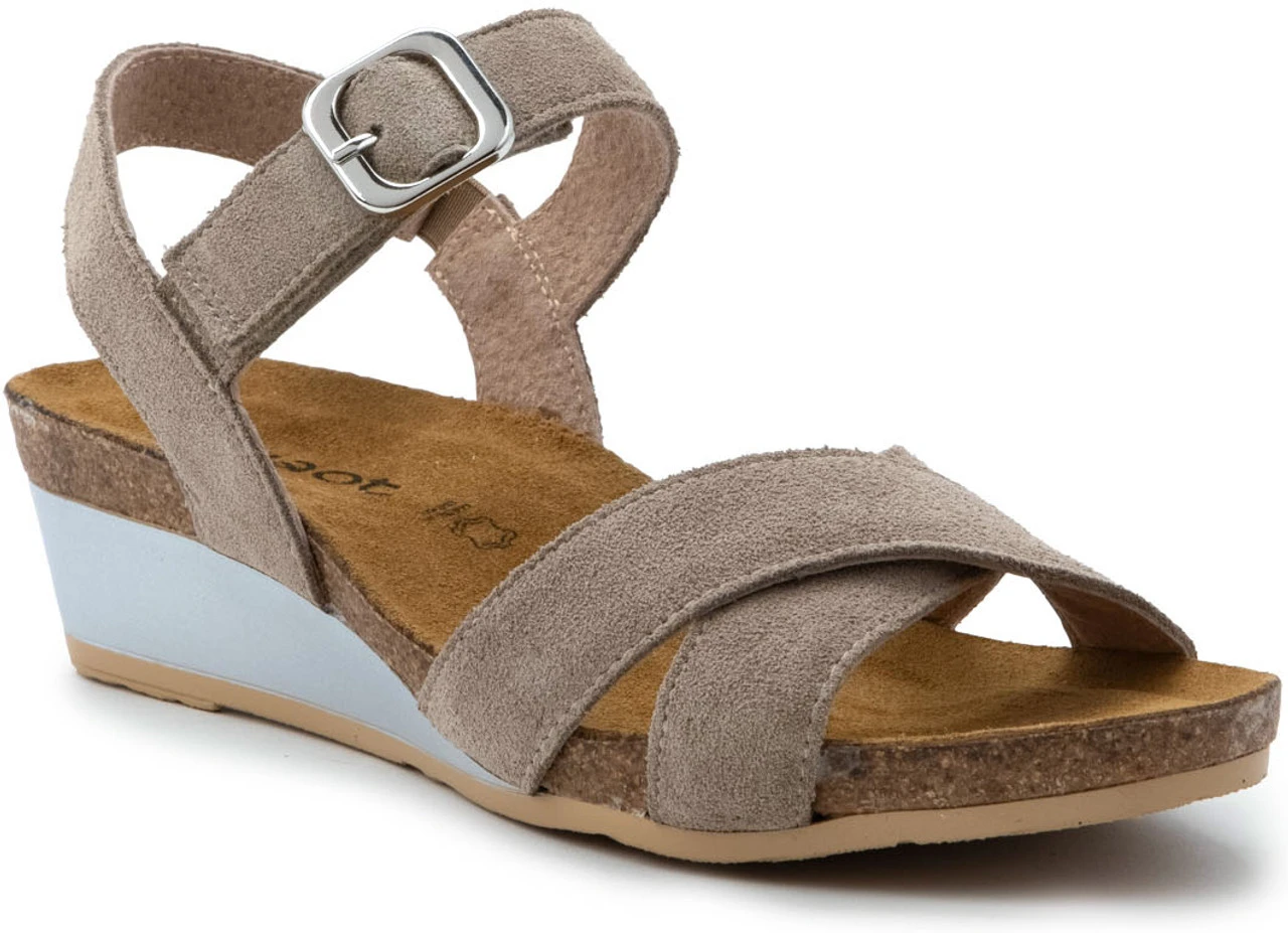 Naot Throne 1 Naot Throne